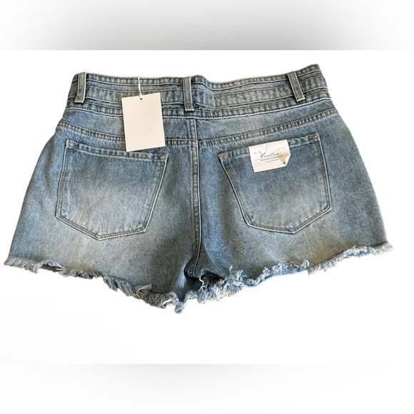 KanCan Triple Button High Waisted Shorts Sz 11/29 nwt - Picture 2 of 5